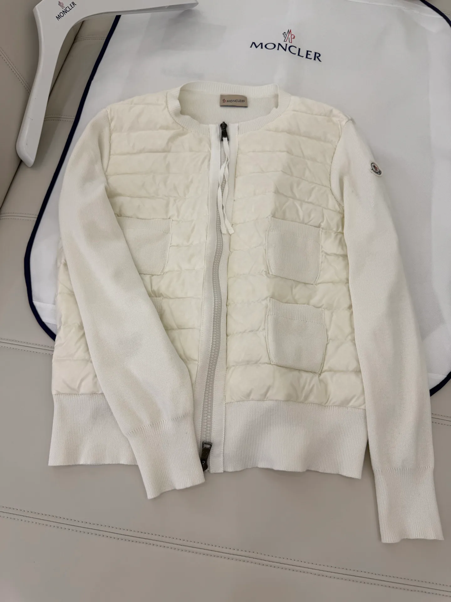 Куртки И Пуховики Женские Moncler 17122201