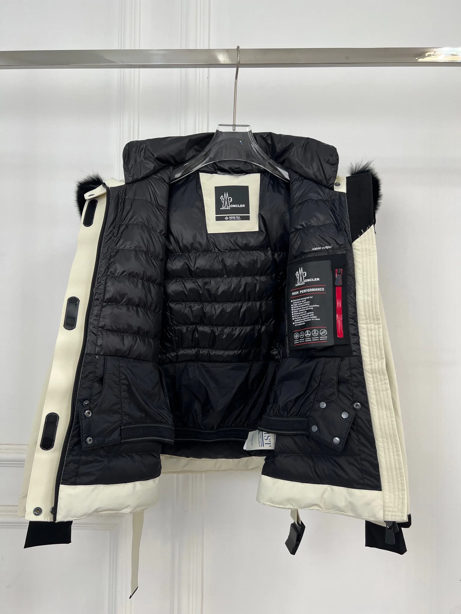 Куртки И Пуховики Женские Moncler 18416208