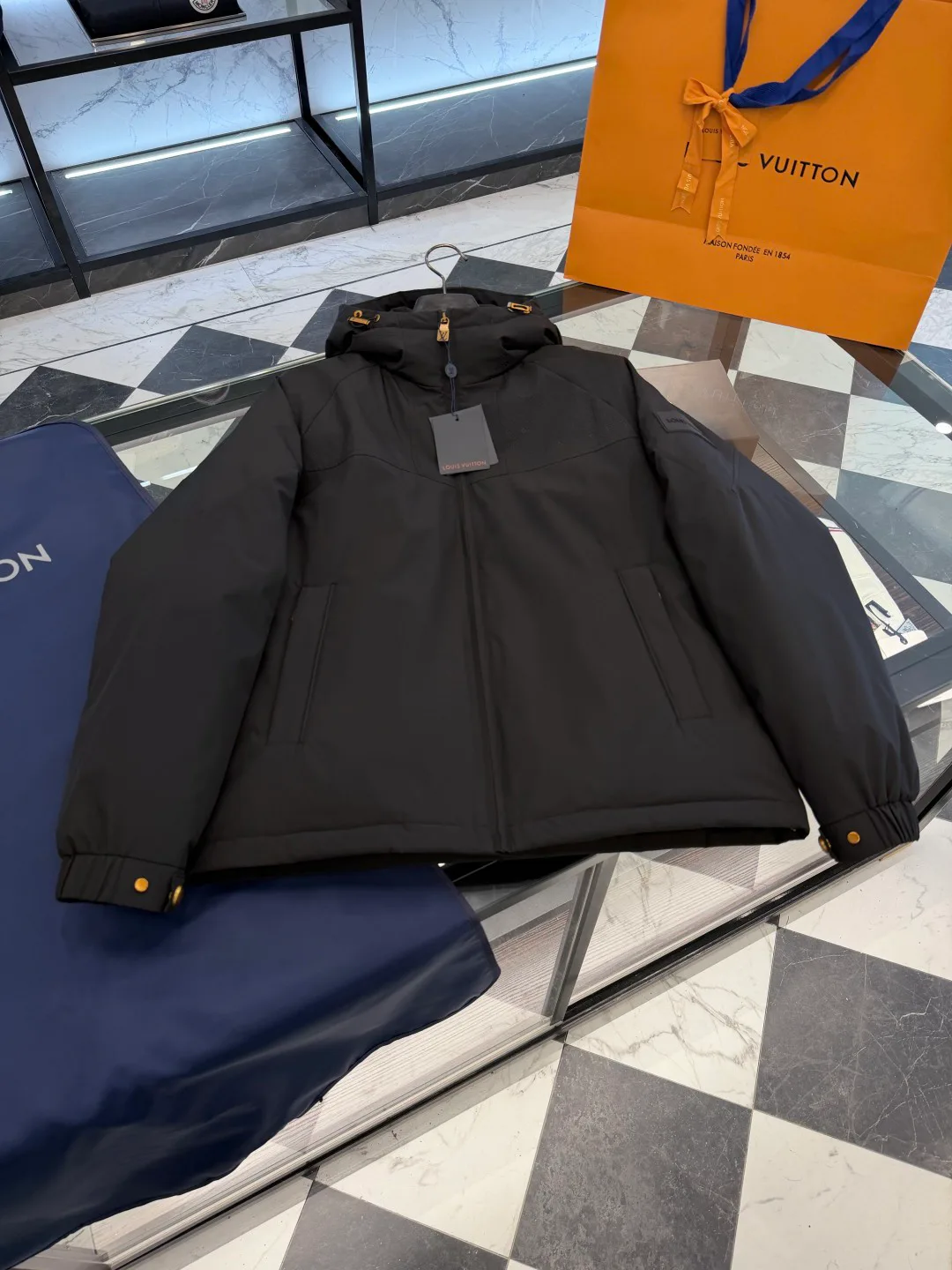 Куртки И Пуховики Женские Louis Vuitton 18007716