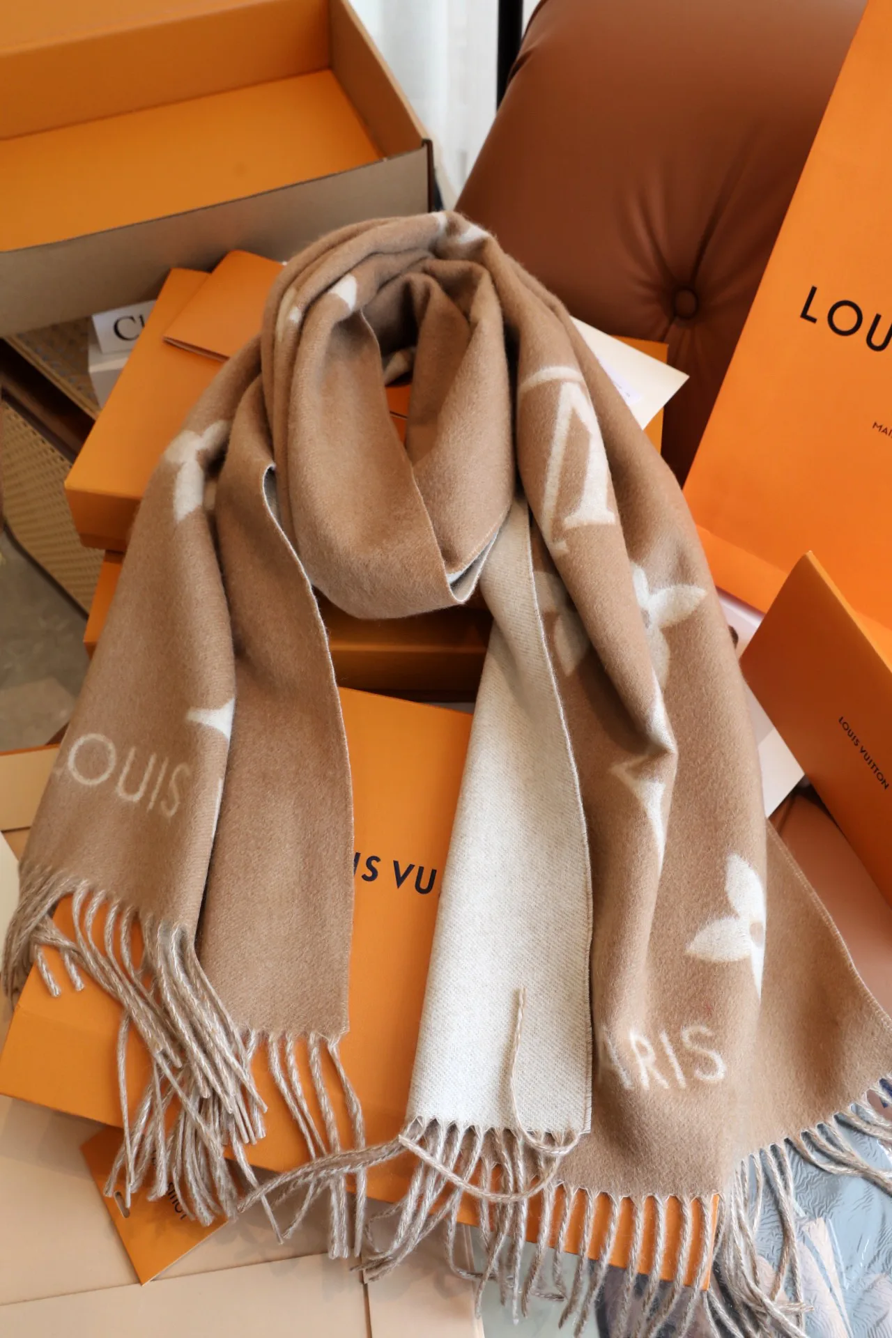 Шарфы Louis Vuitton 136859