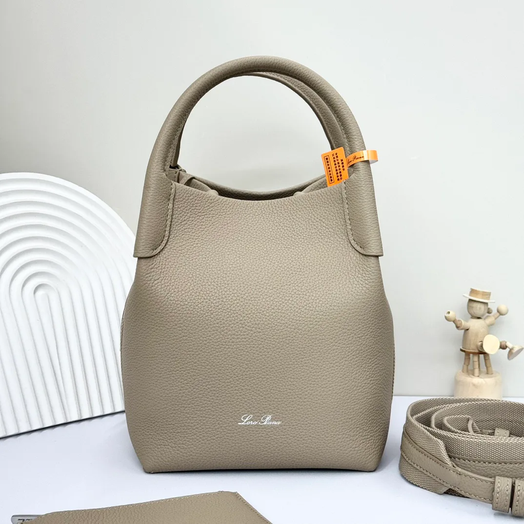 Классические Сумки Женские Loro Piana 11472604