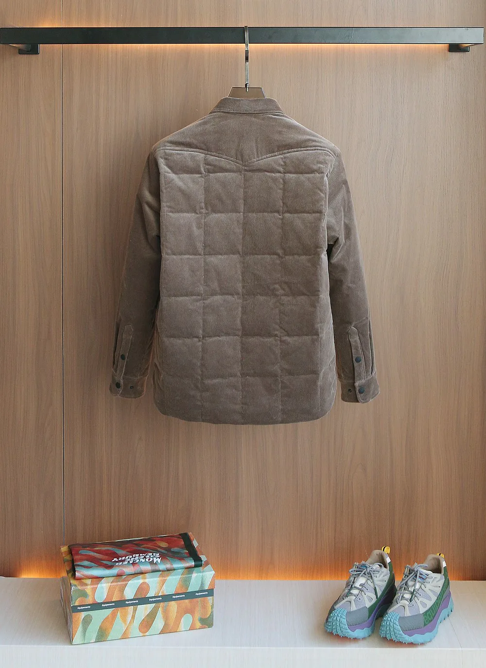 Куртки И Пуховики Мужские Moncler 384005