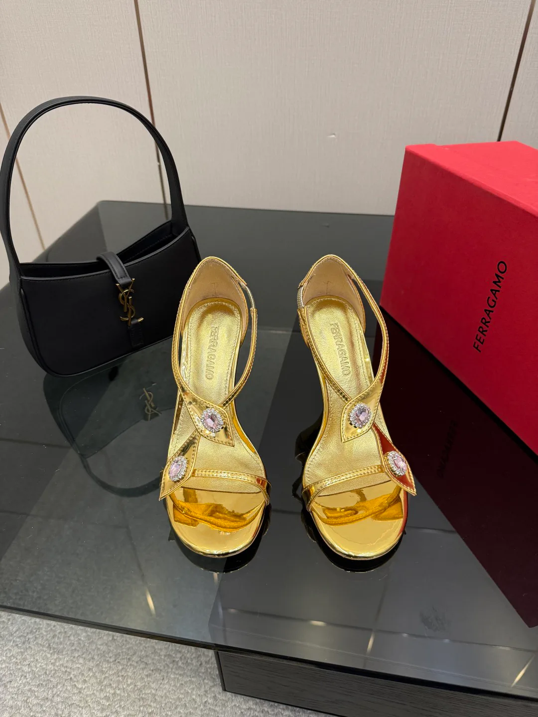 Босоножки Женские Salvatore Ferragamo 5052123