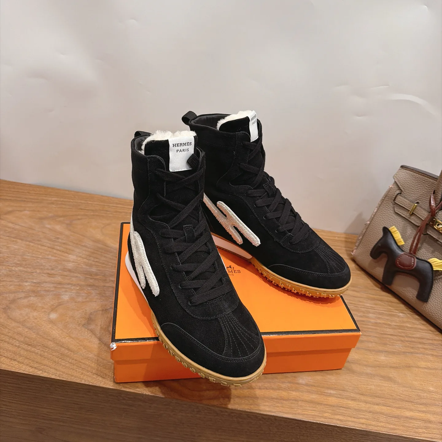 Кроссовки Женские Hermes 17935237