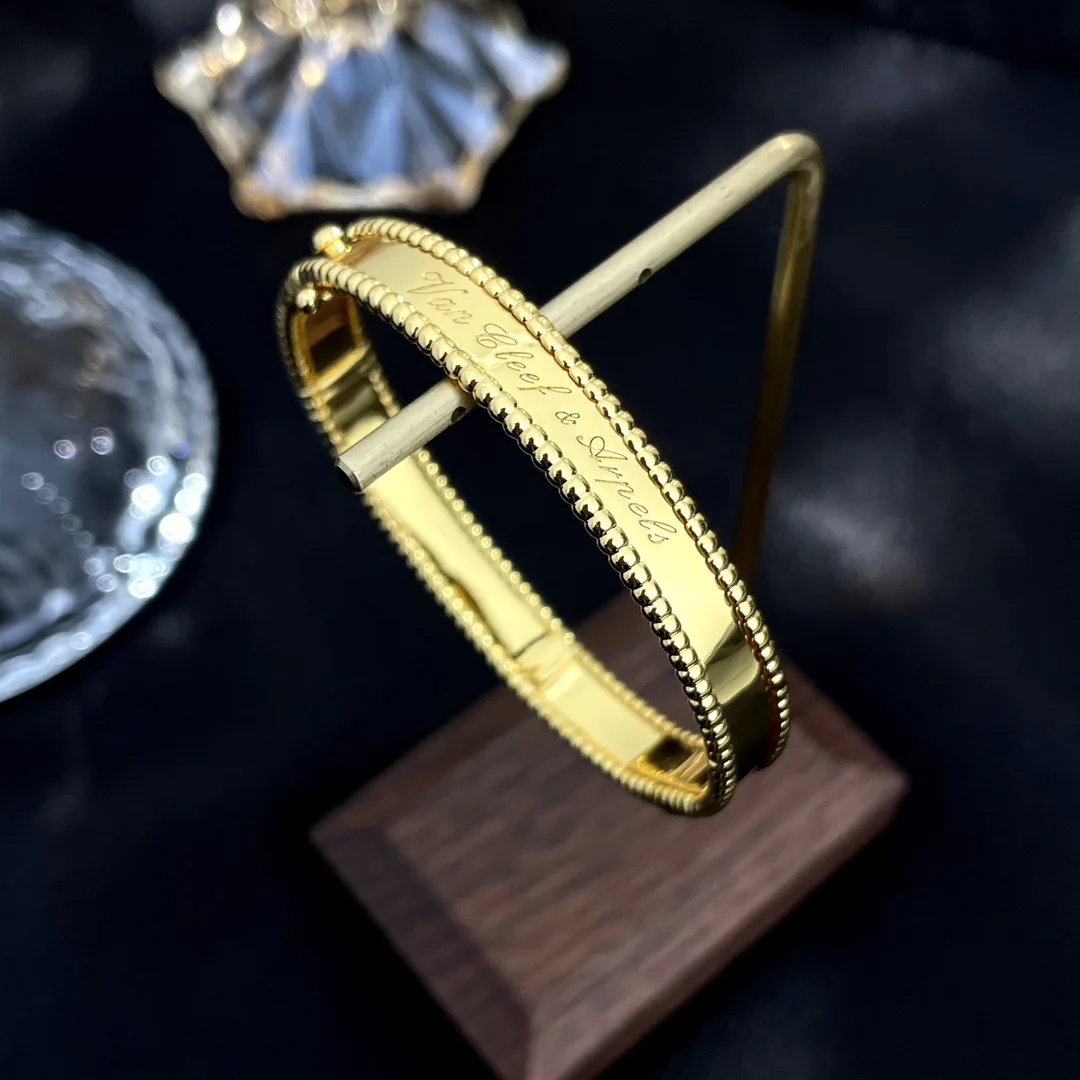 Бижутерия Van Cleef & Arpels 17173407