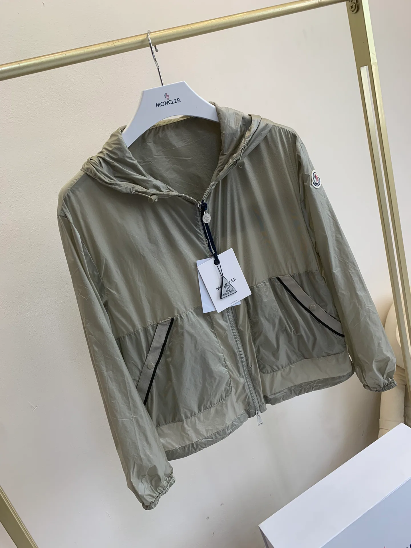 Куртки И Пуховики Женские Moncler 11479460