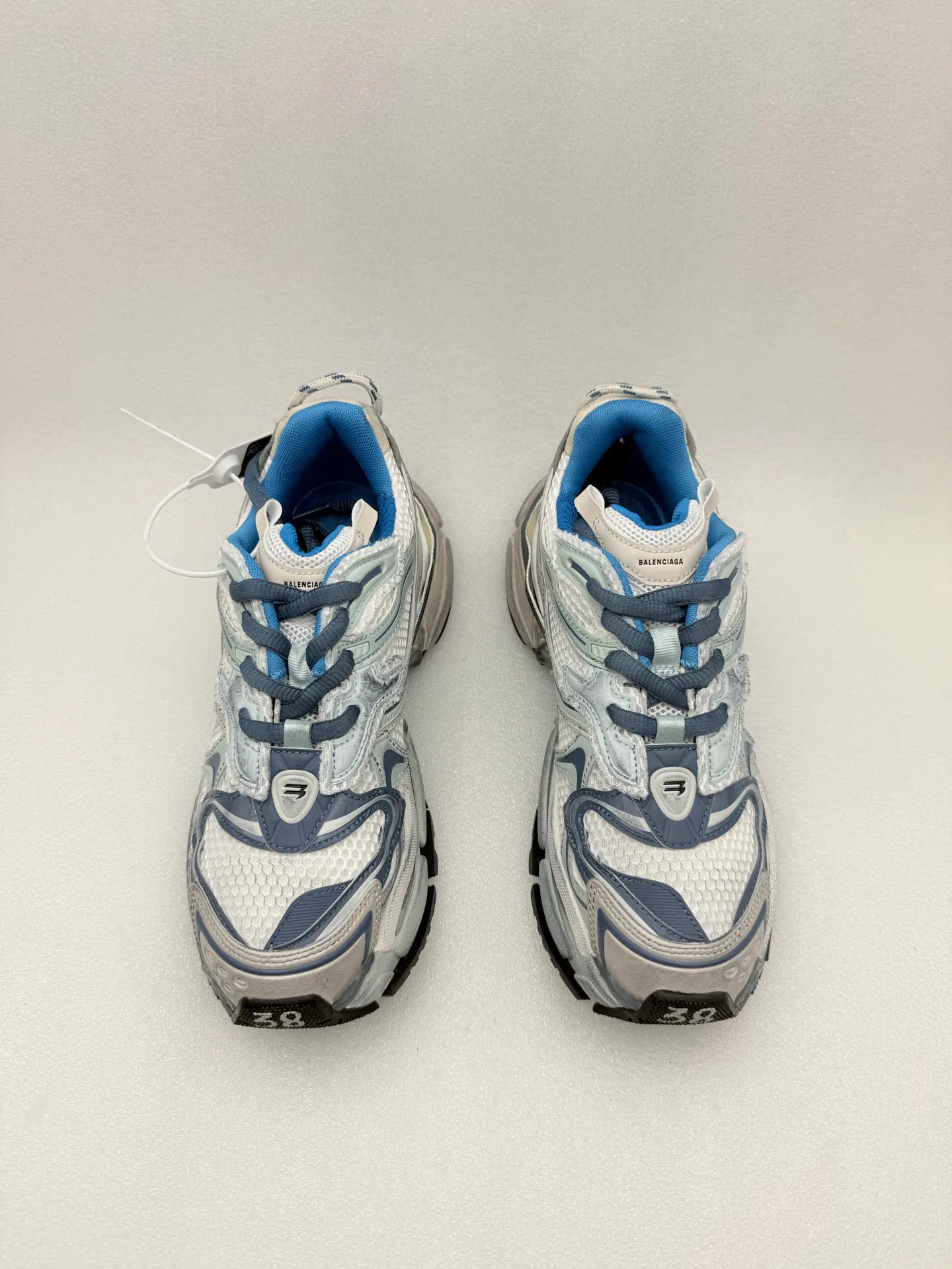 Кроссовки Женские Balenciaga 18589192