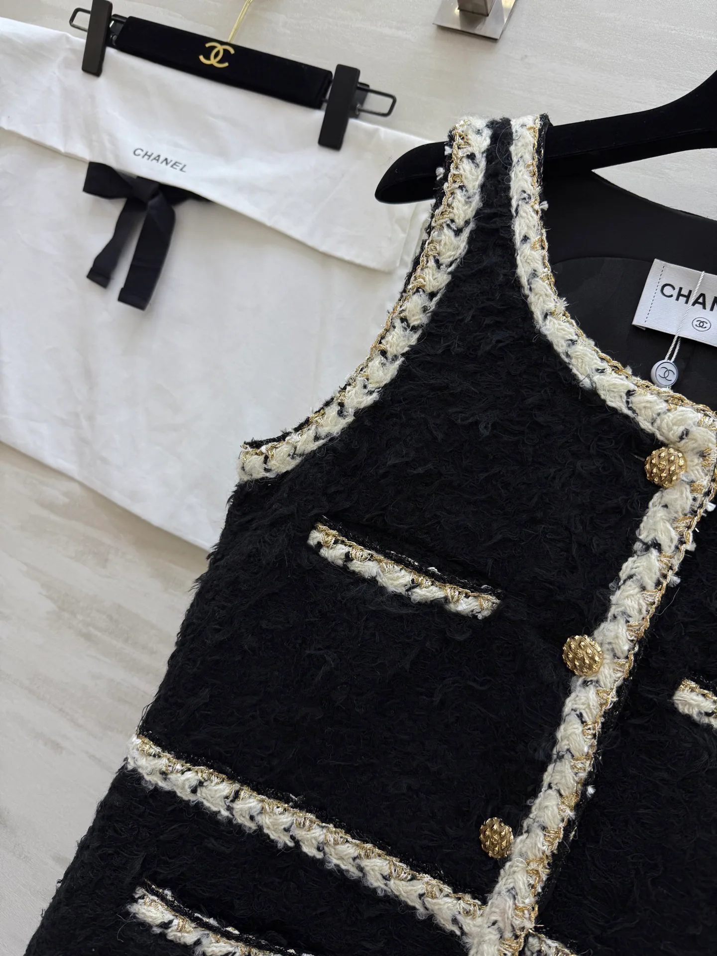 Жилеты Женские Chanel 10088703