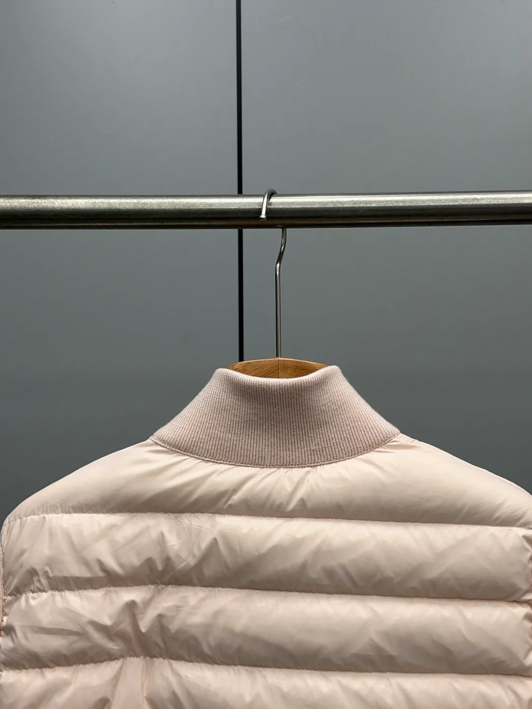 Куртки И Пуховики Женские Moncler 19070743