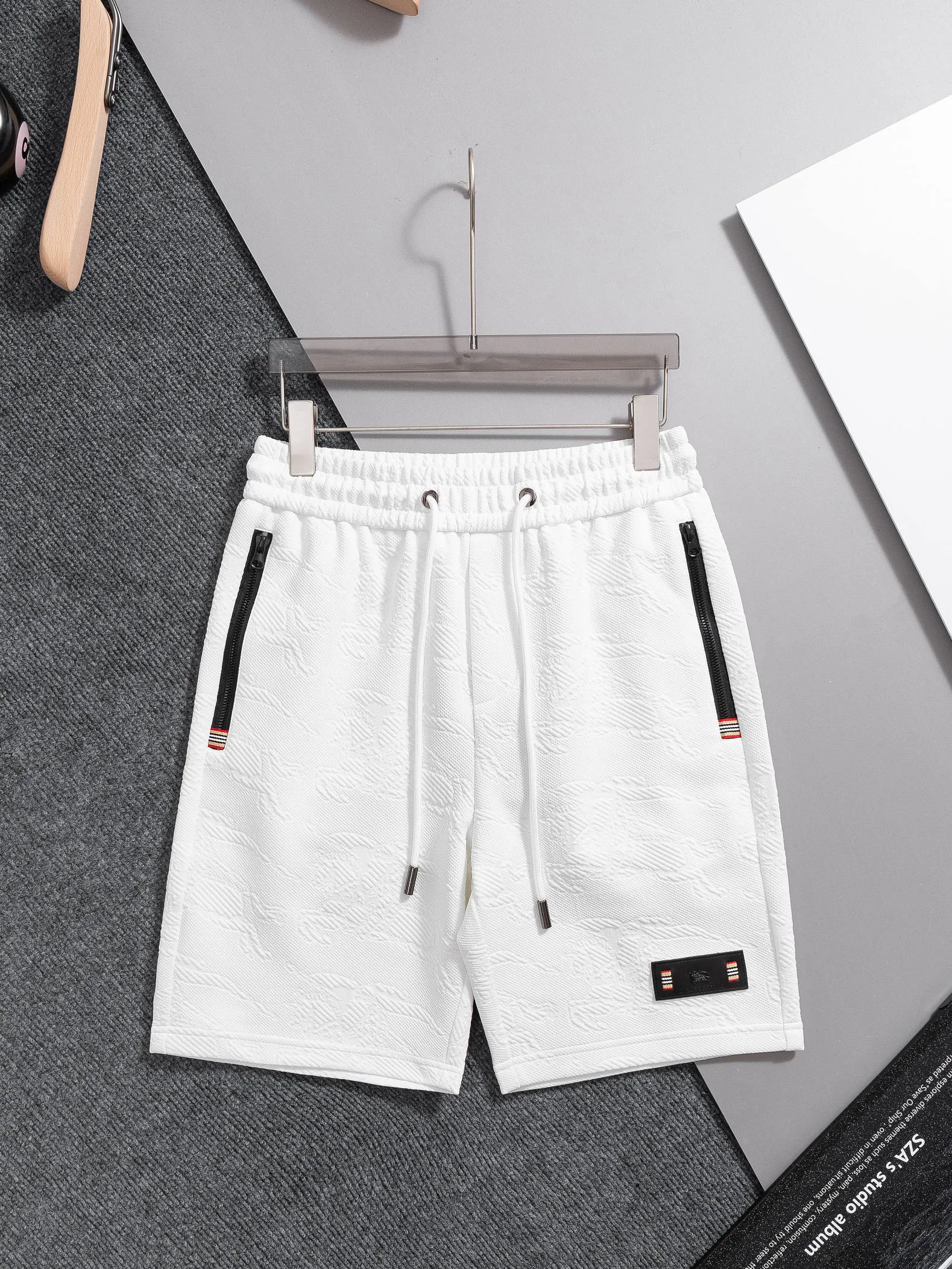 Шорты Женские Burberry 18000485