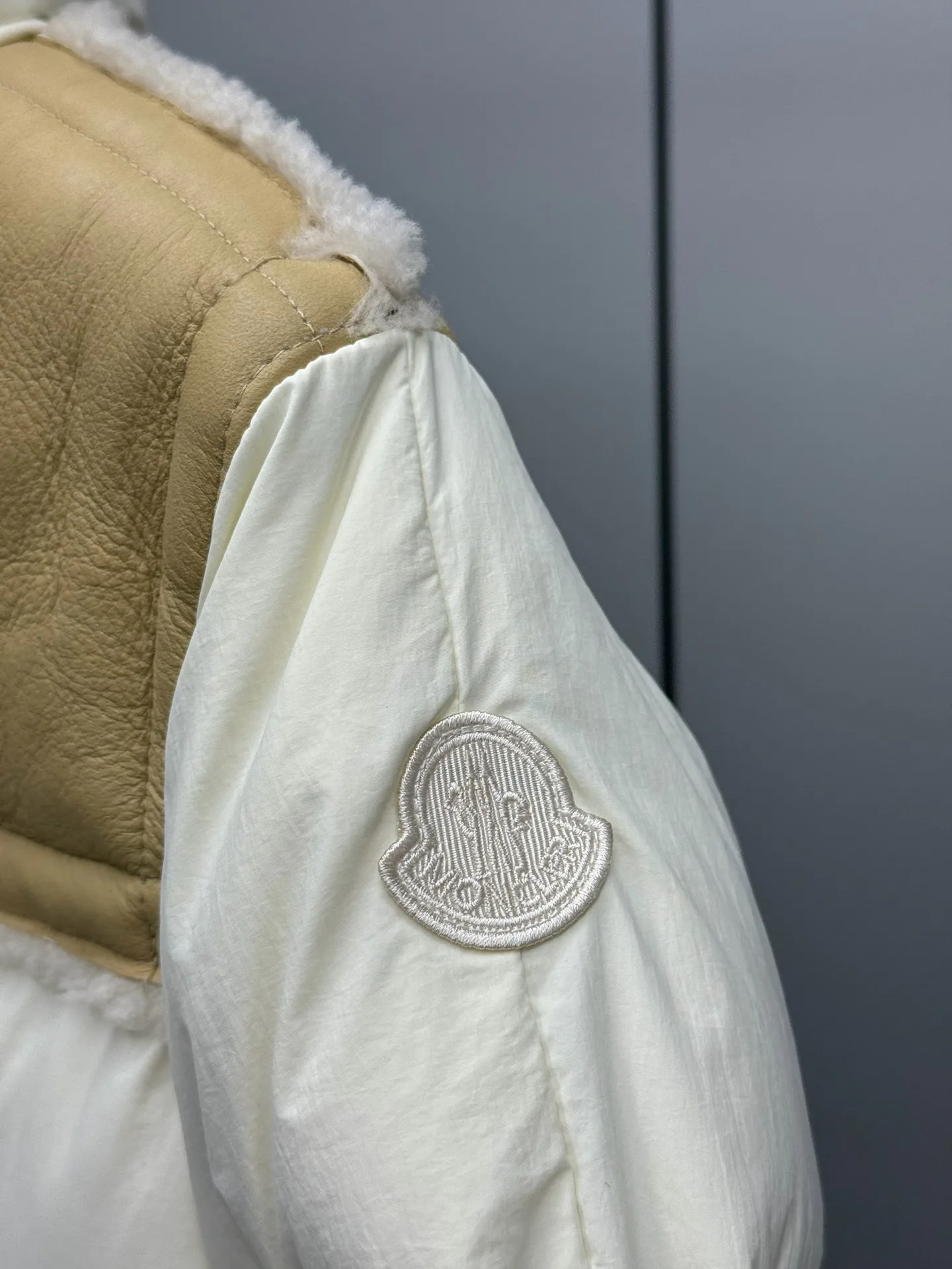 Куртки И Пуховики Женские Moncler 18106446
