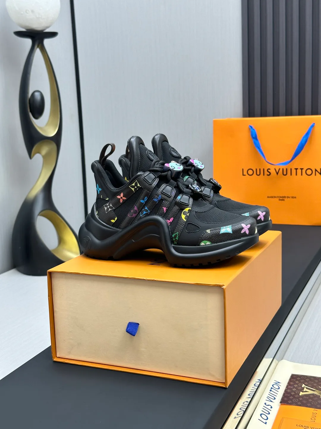 Кроссовки Женские Louis Vuitton 18212000