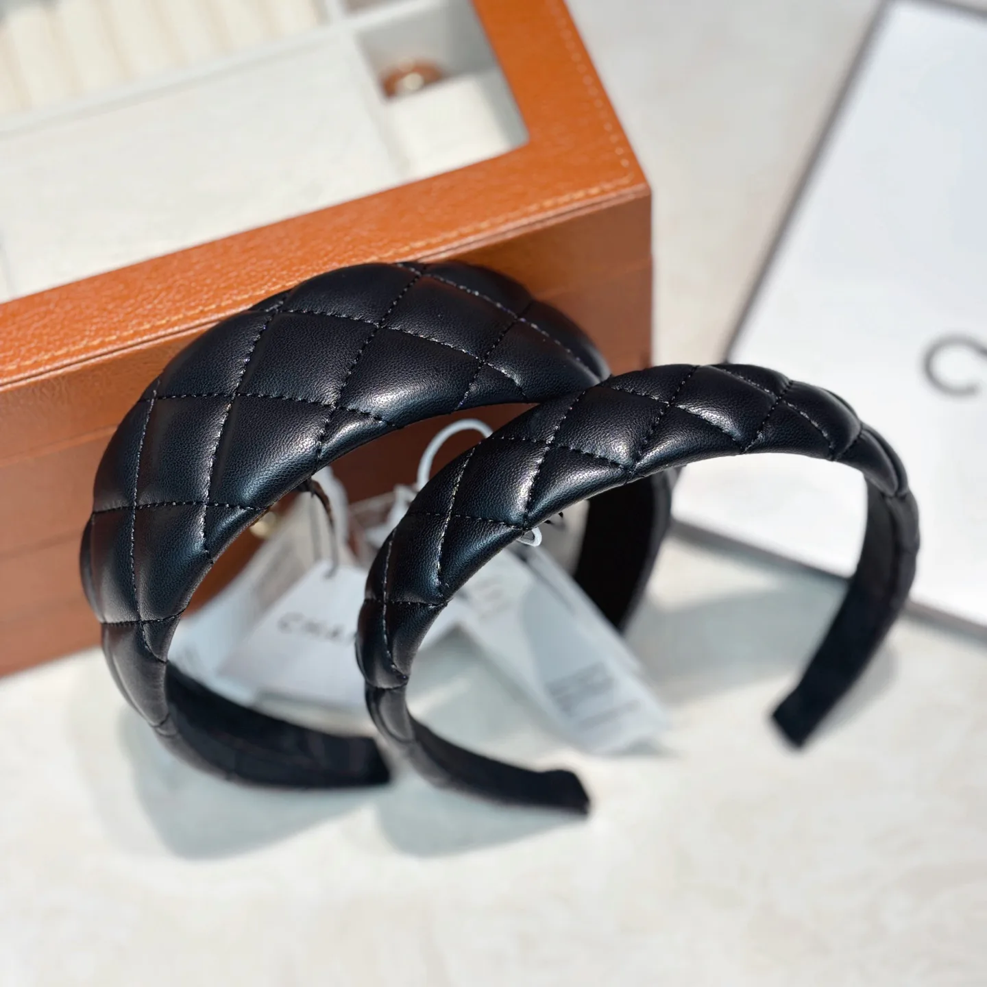 Головные Уборы Chanel 10965452