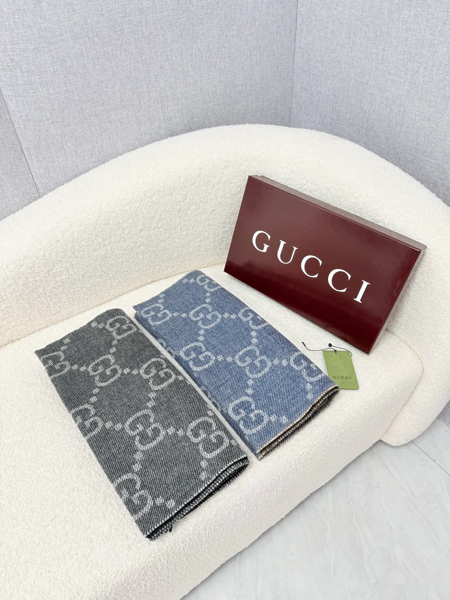 Шарфы Gucci 18322346