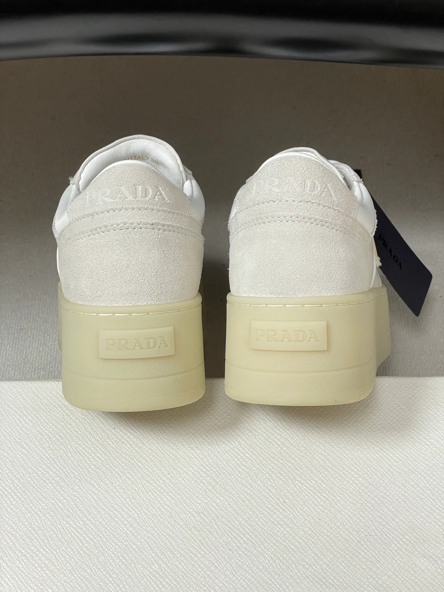 Кроссовки Женские Prada 12810939
