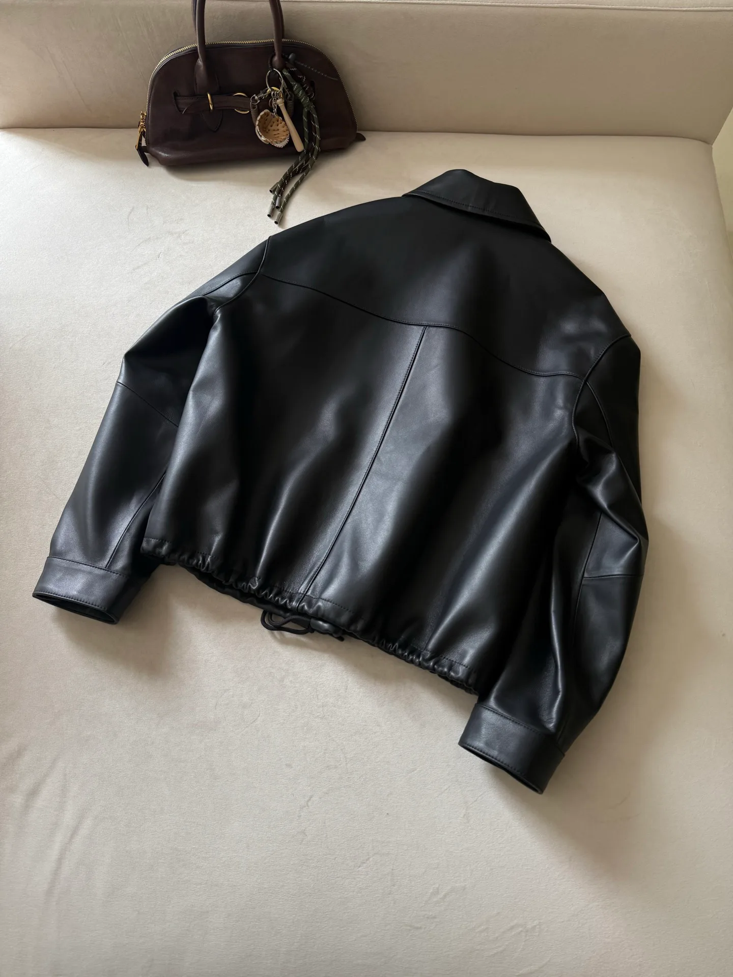 Кожаные Куртки И Дублёнки Женские Prada 18612317