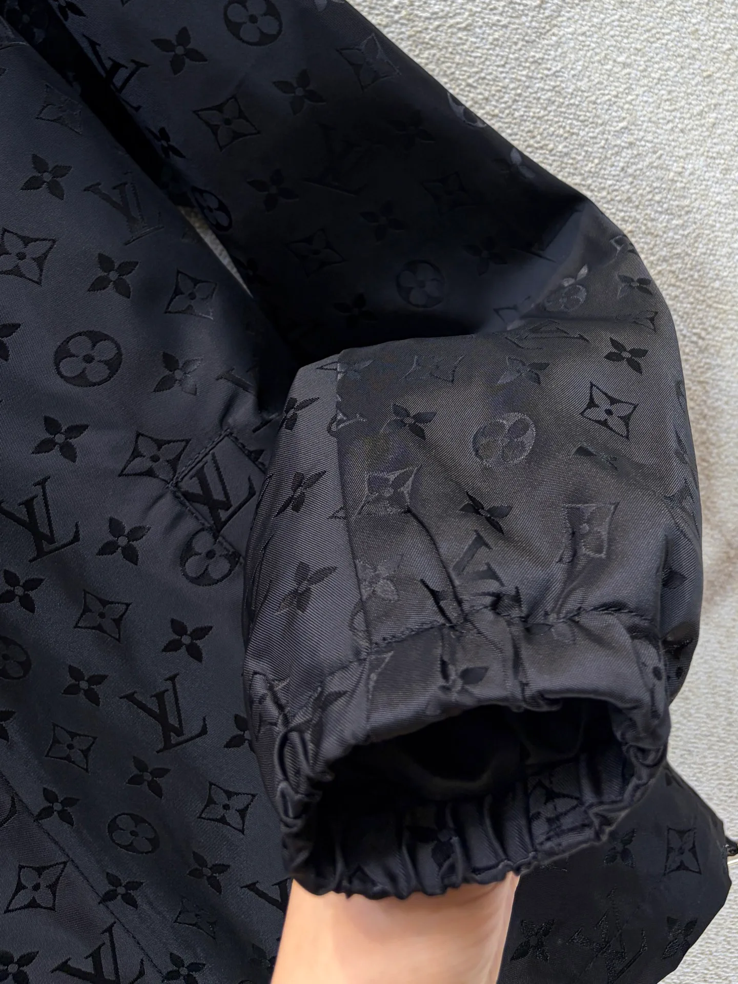 Куртки И Пуховики Женские Louis Vuitton 18506589