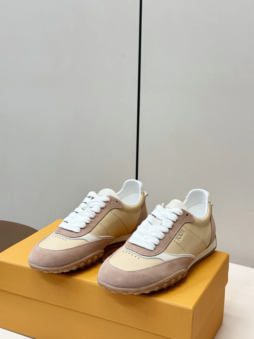Кроссовки Женские Tod's 18397681