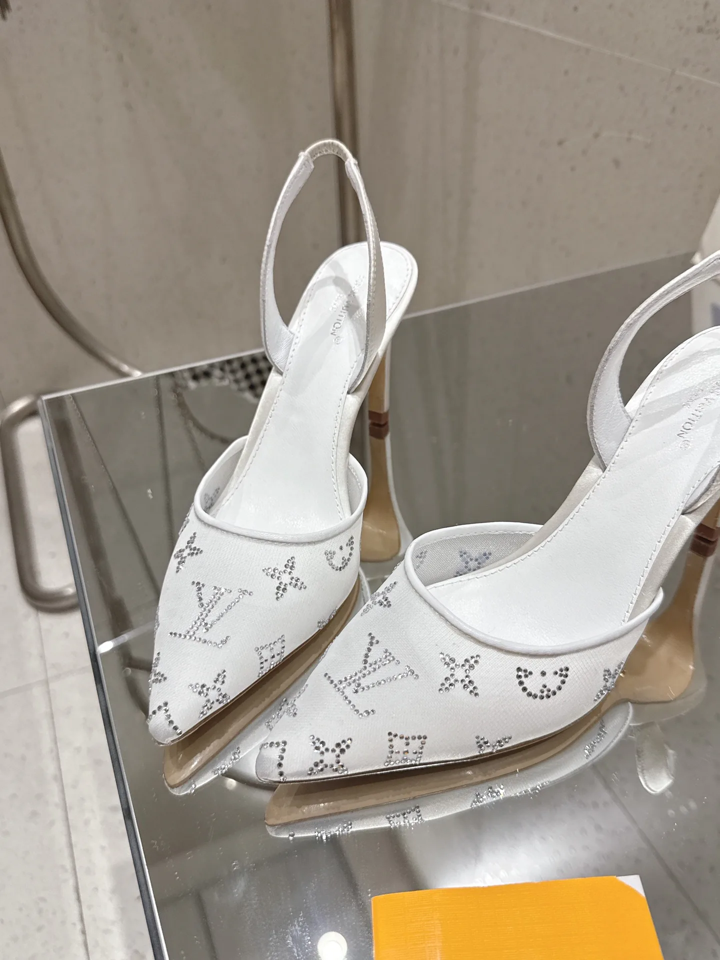 Туфли Женские Louis Vuitton 15360109