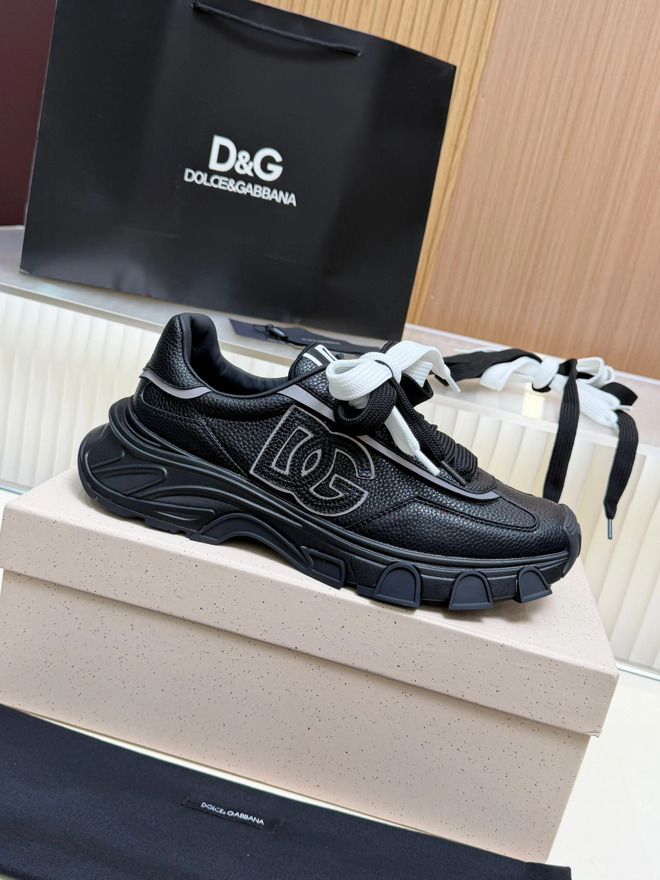 Кроссовки Женские Dolce & Gabbana 17725148
