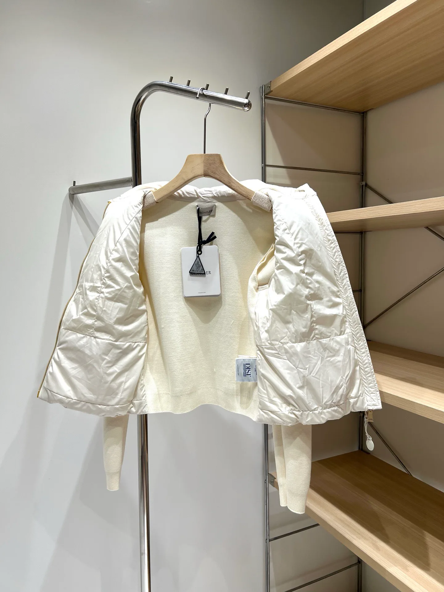 Куртки И Пуховики Женские Moncler 18106076