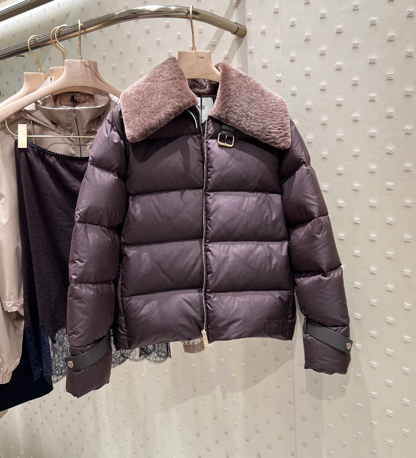 Куртки И Пуховики Женские Fendi 284261