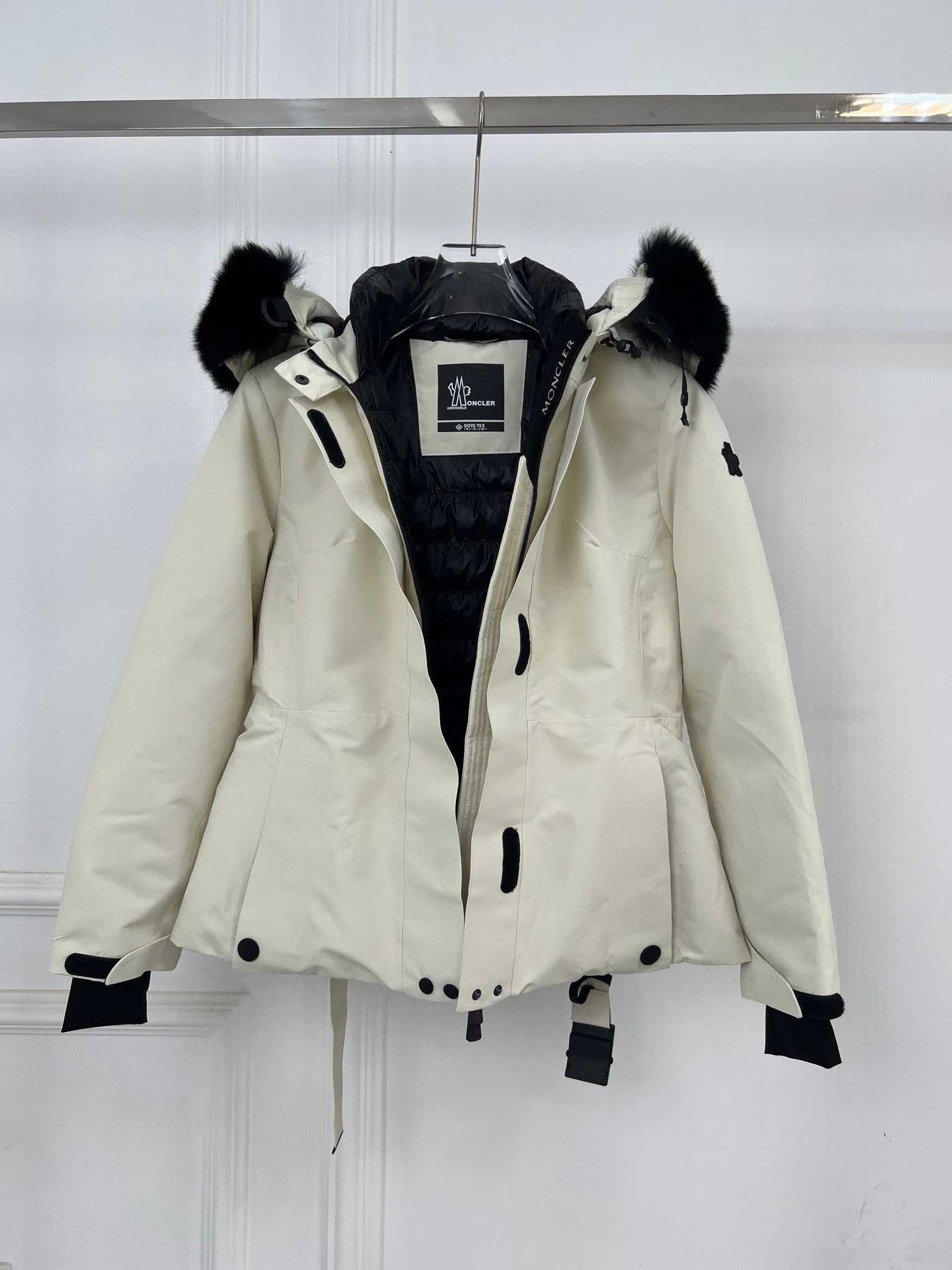 Куртки И Пуховики Женские Moncler 18416208