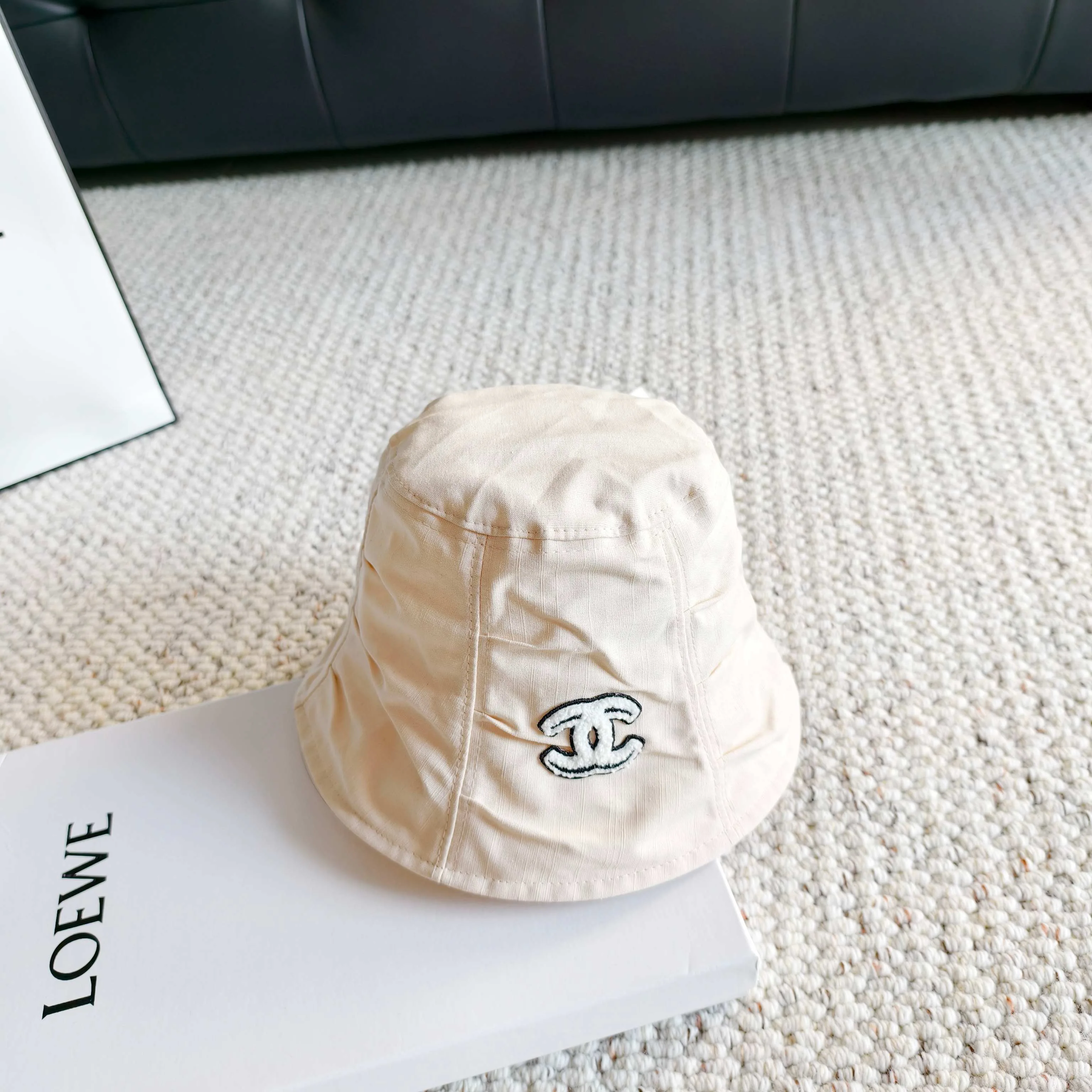Головные Уборы Chanel 17498327