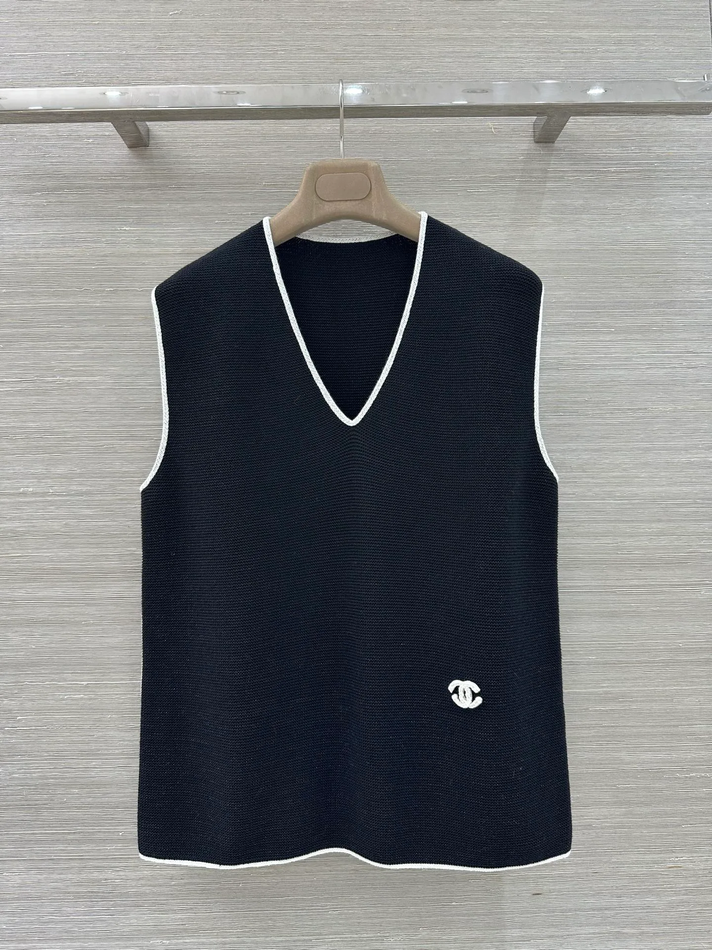 Жилеты Женские Chanel 14028757
