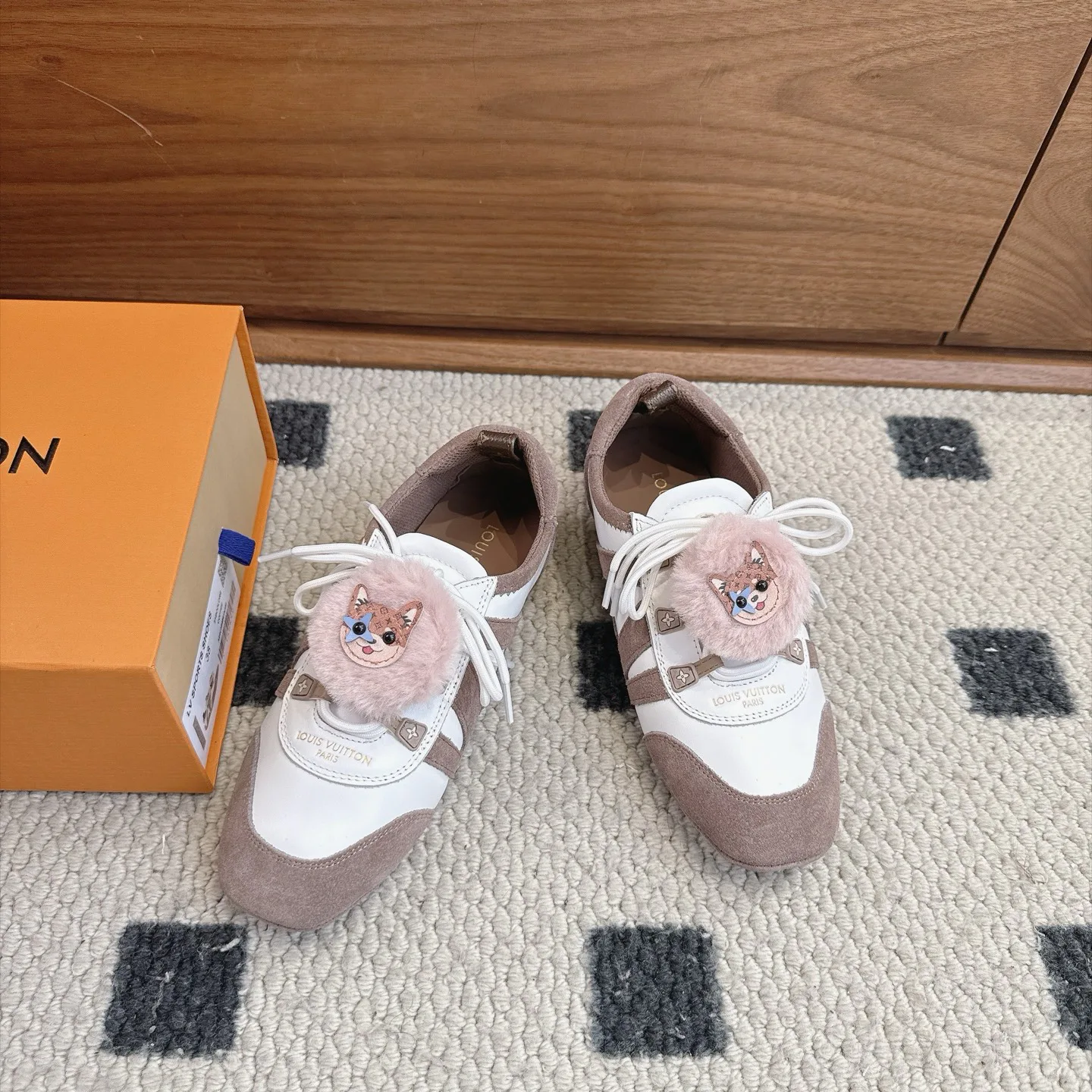 Кроссовки Женские Louis Vuitton 18025432