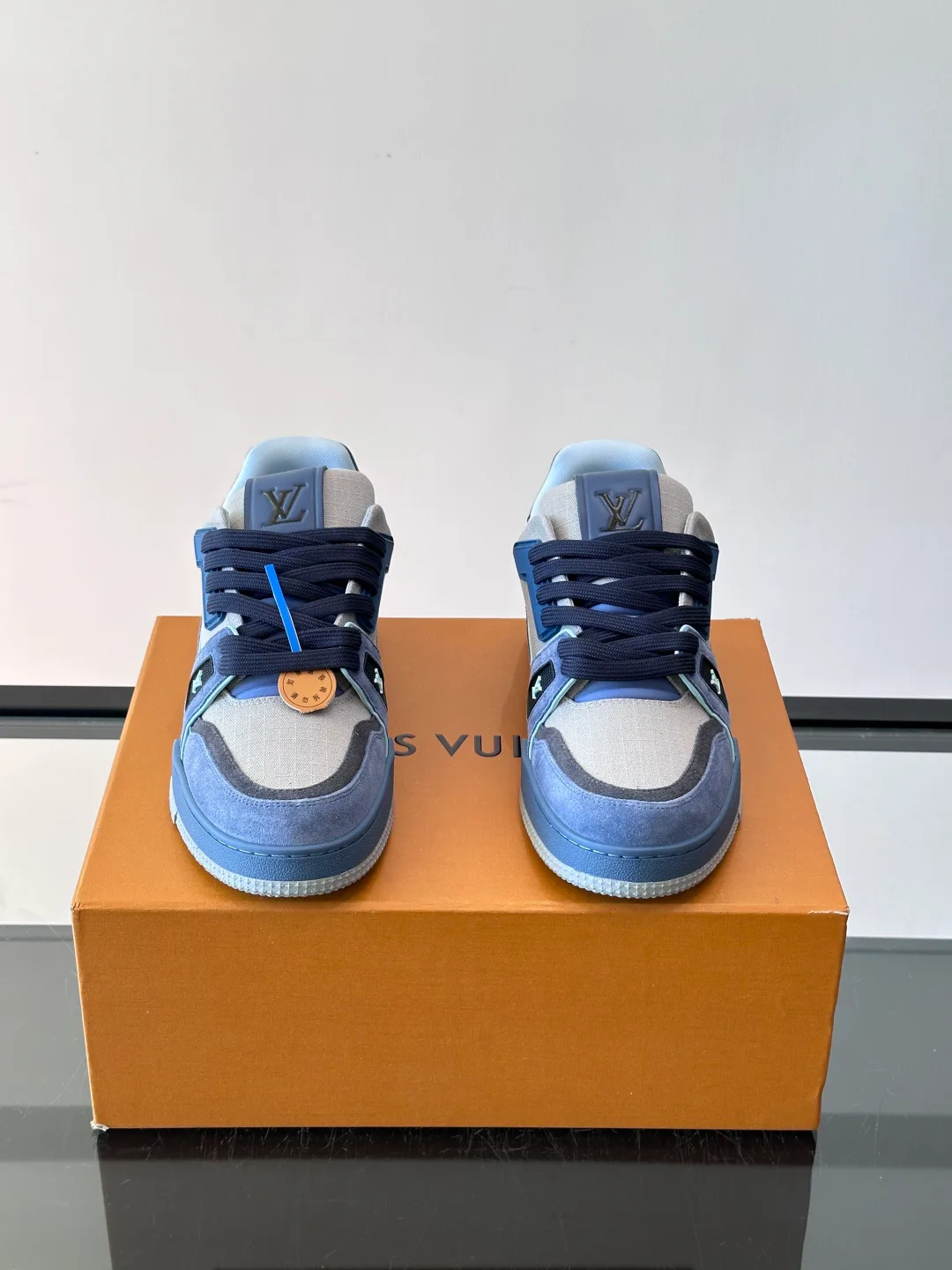 Кроссовки Мужские Louis Vuitton 17588543