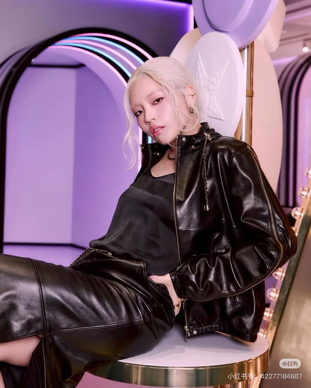 Кожаные Куртки И Дублёнки Женские Chanel 18403492