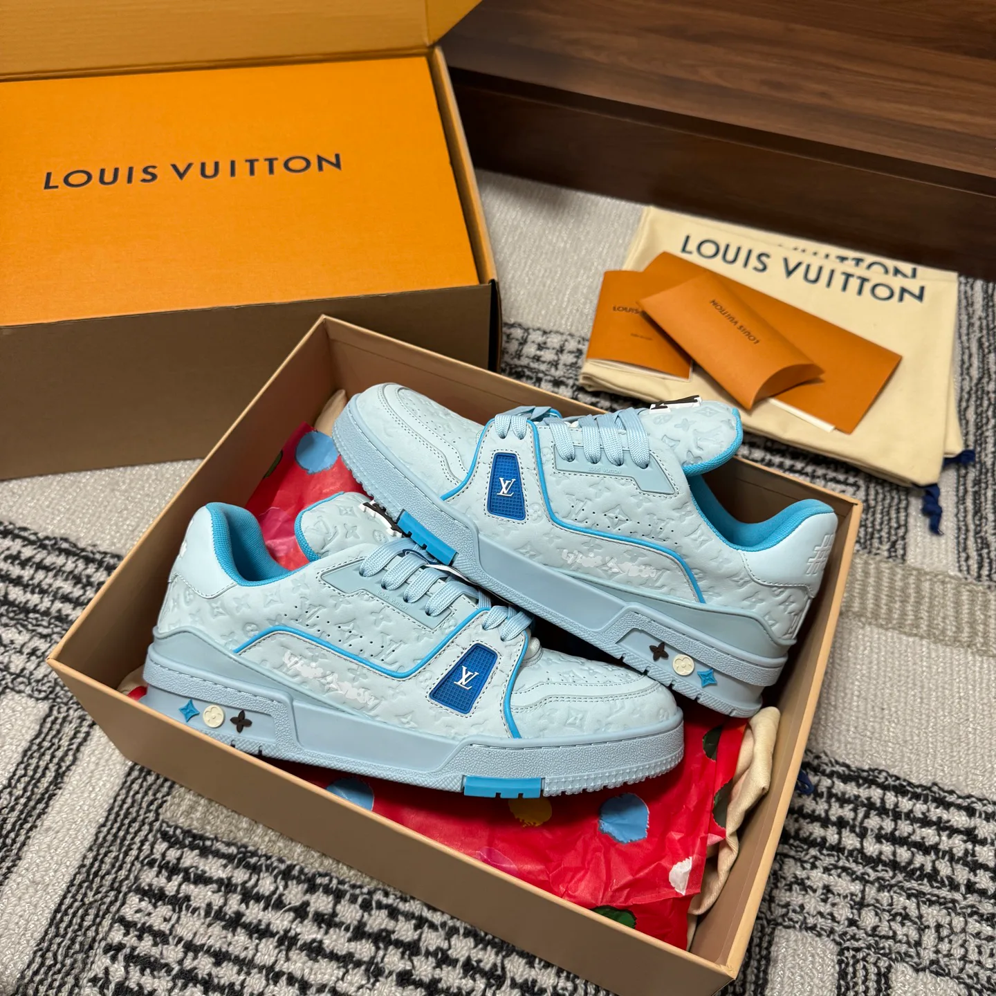 Кроссовки Женские Louis Vuitton 1546827