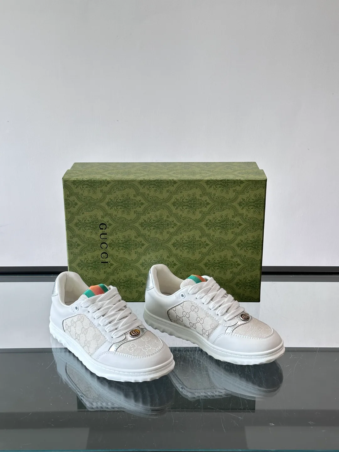 Кроссовки Женские Gucci 17069304