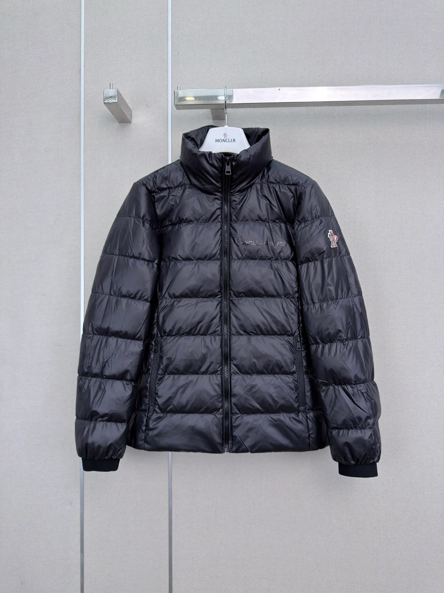 Куртки И Пуховики Женские Moncler 18501656