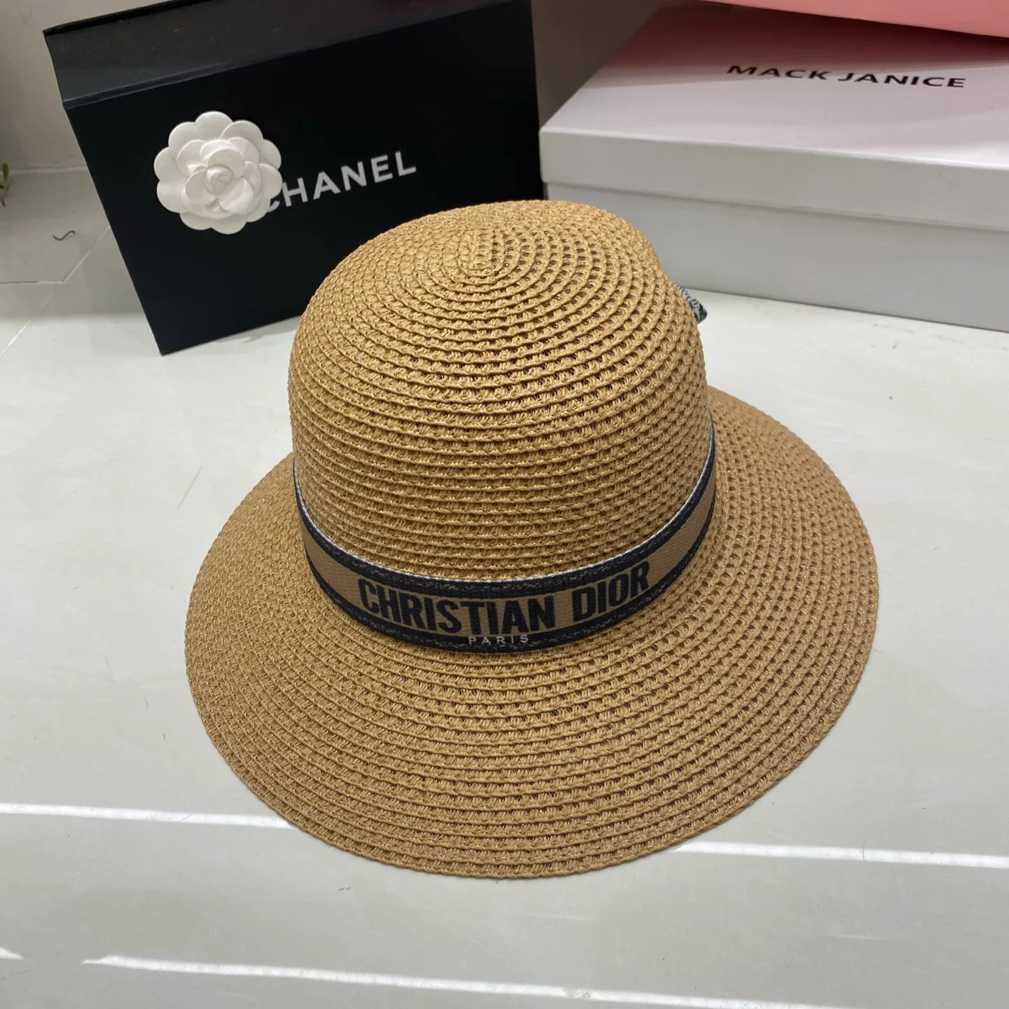 Головные Уборы Christian Dior 17498279