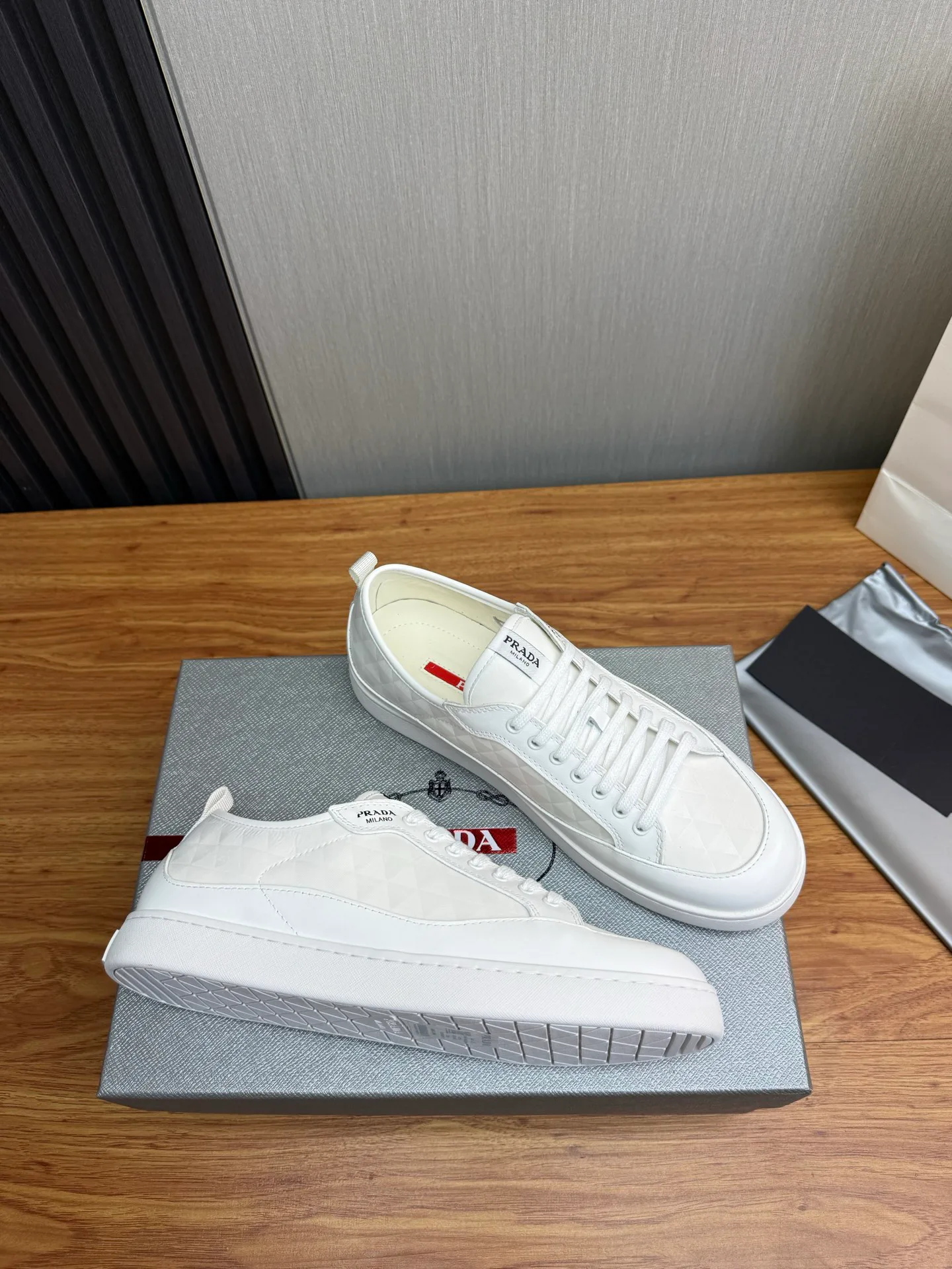 Кроссовки Мужские Prada 12725454