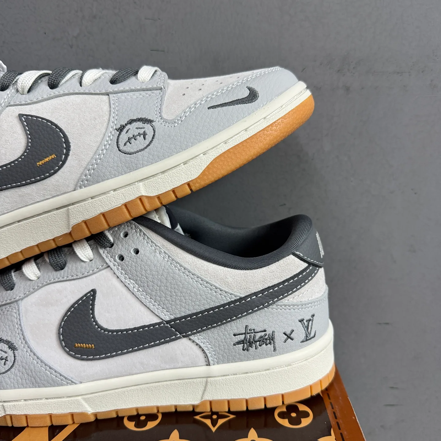 Кроссовки Женские Nike 374047