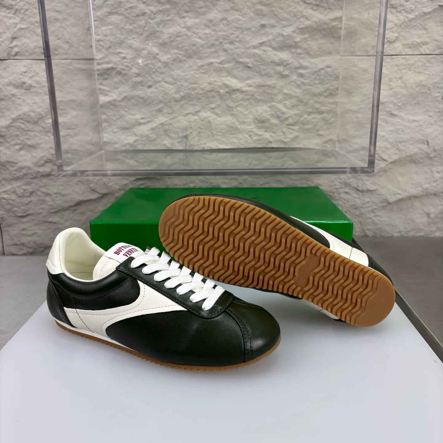 Кроссовки Женские Bottega Veneta 18351657