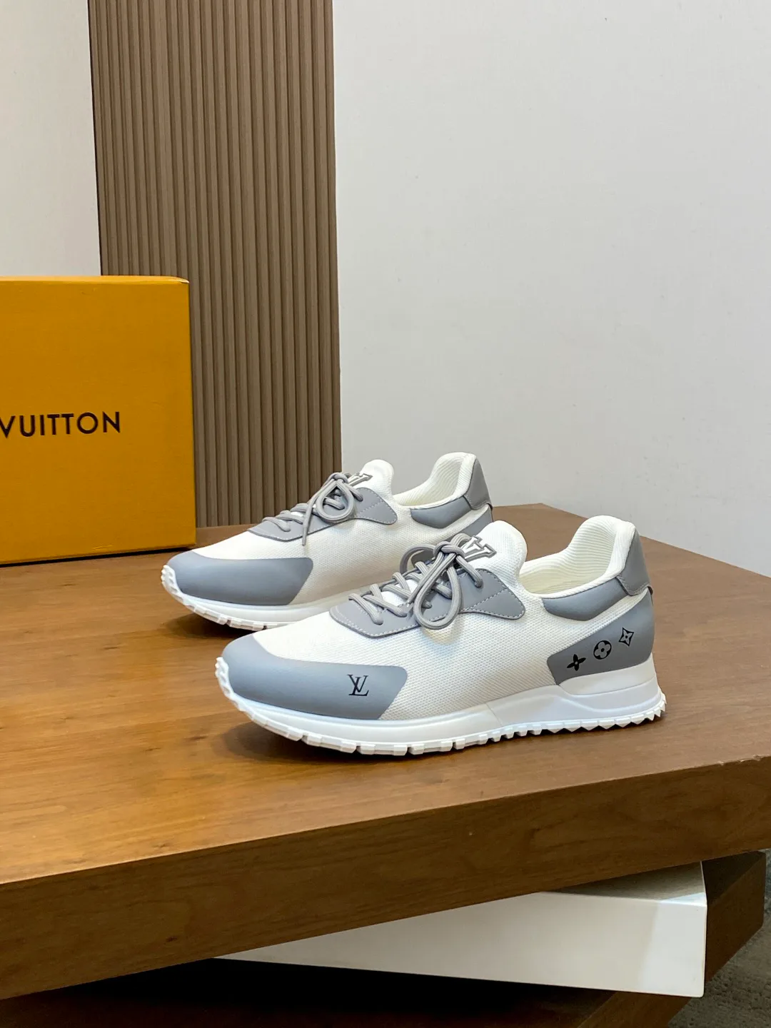 Кроссовки Мужские Louis Vuitton 19069927