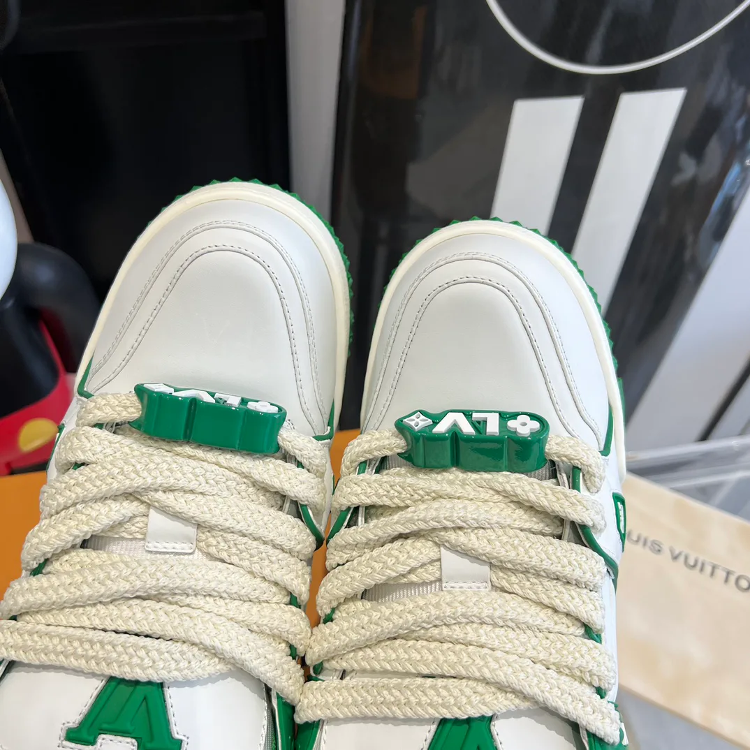 Кроссовки Женские Louis Vuitton 11073696