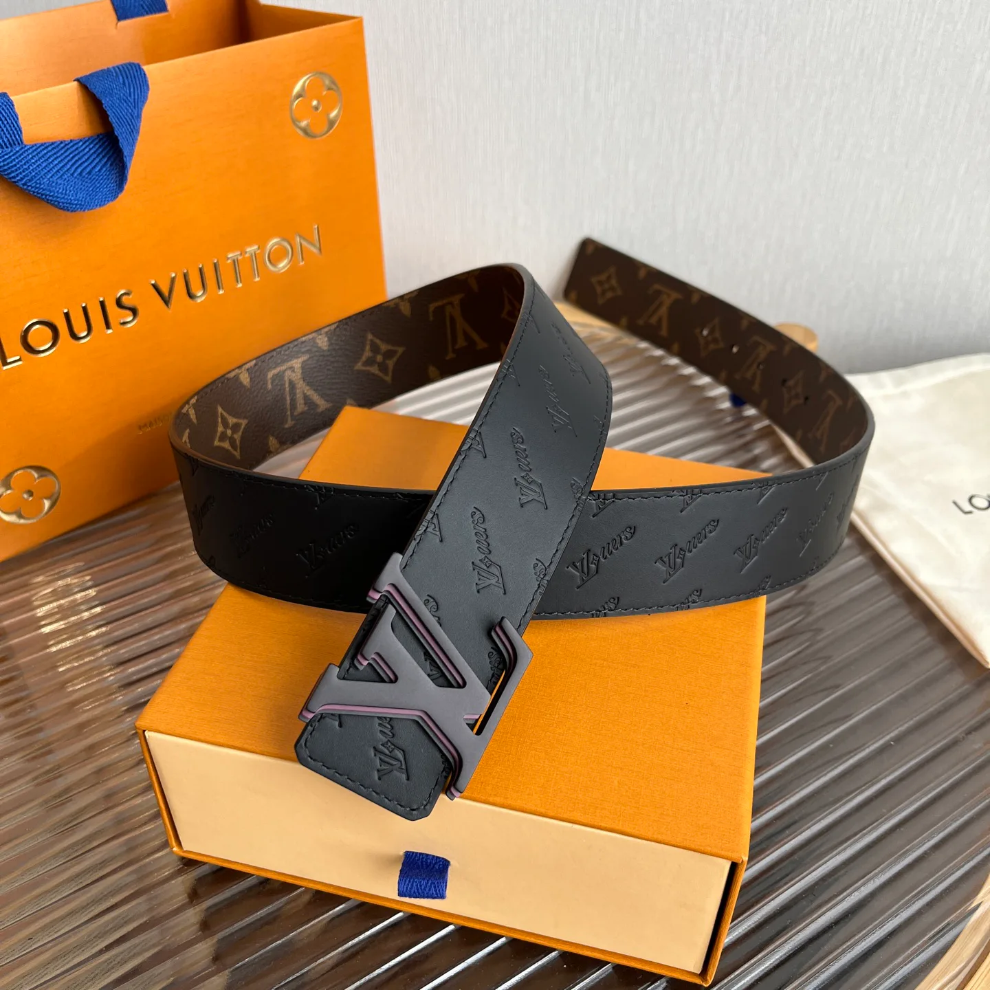 Ремни Louis Vuitton 10399065