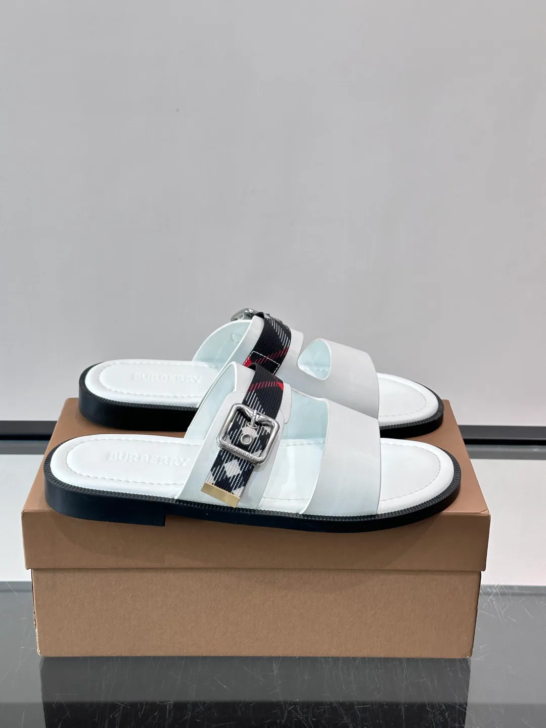 Сандалии Мужские Burberry 13480048