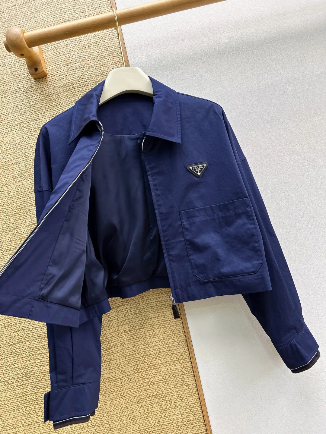 Куртки И Пуховики Женские Prada 18331321