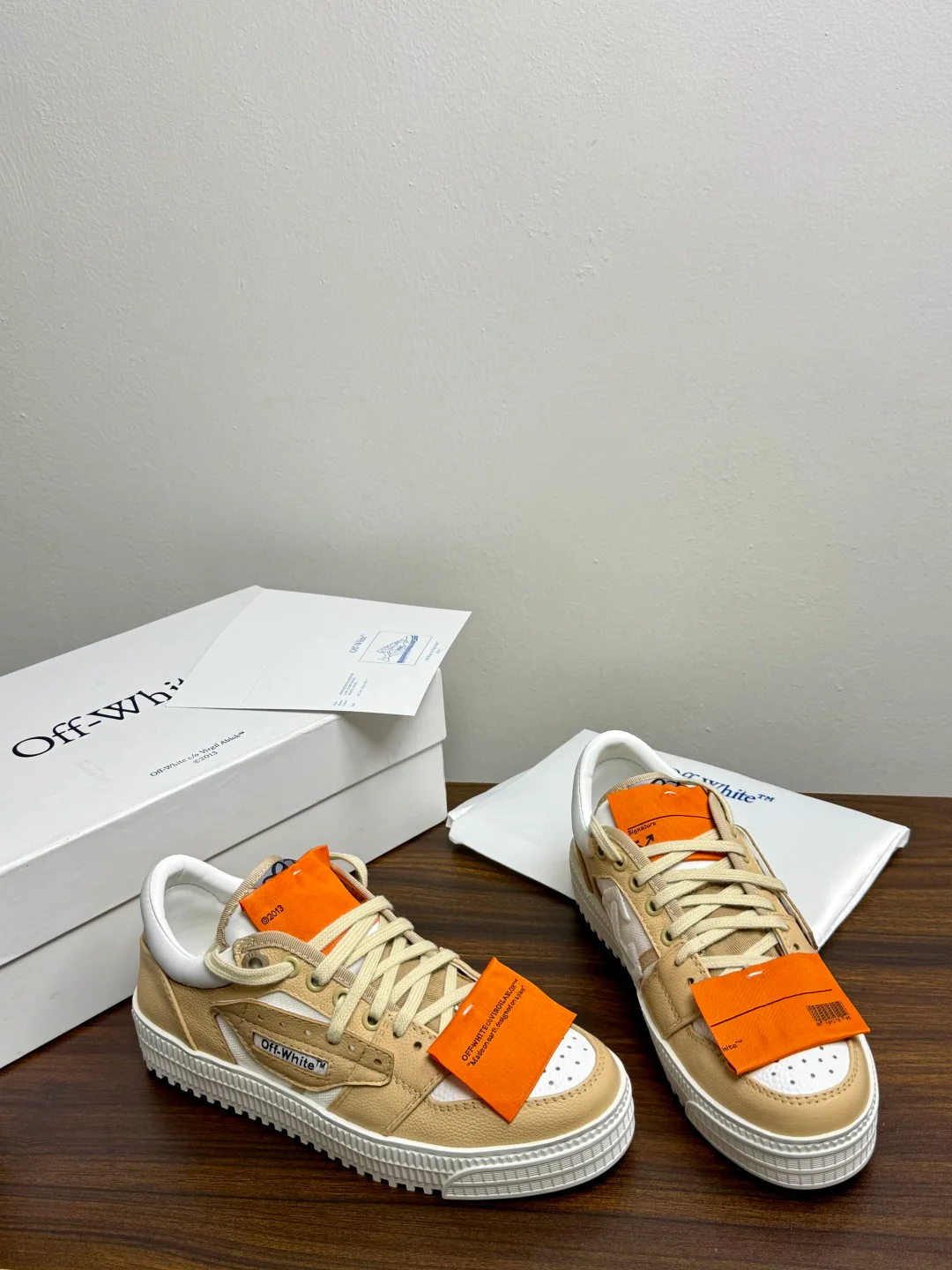 Кроссовки Женские Off-White 18961470