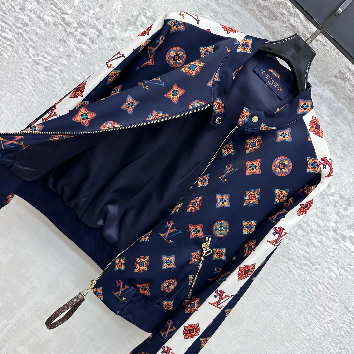 Куртки И Пуховики Мужские Louis Vuitton 17907726