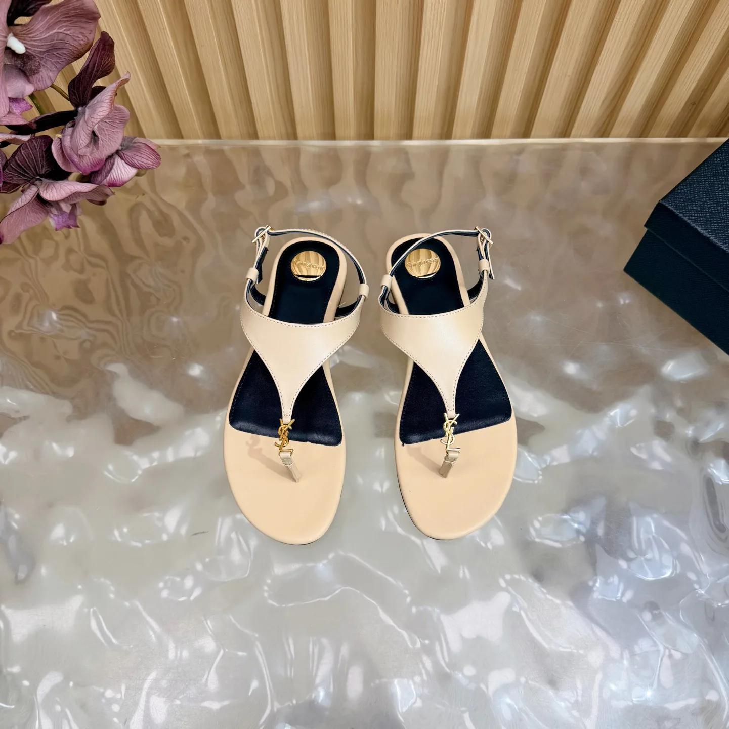 Сандалии Женские Saint Laurent 11660230