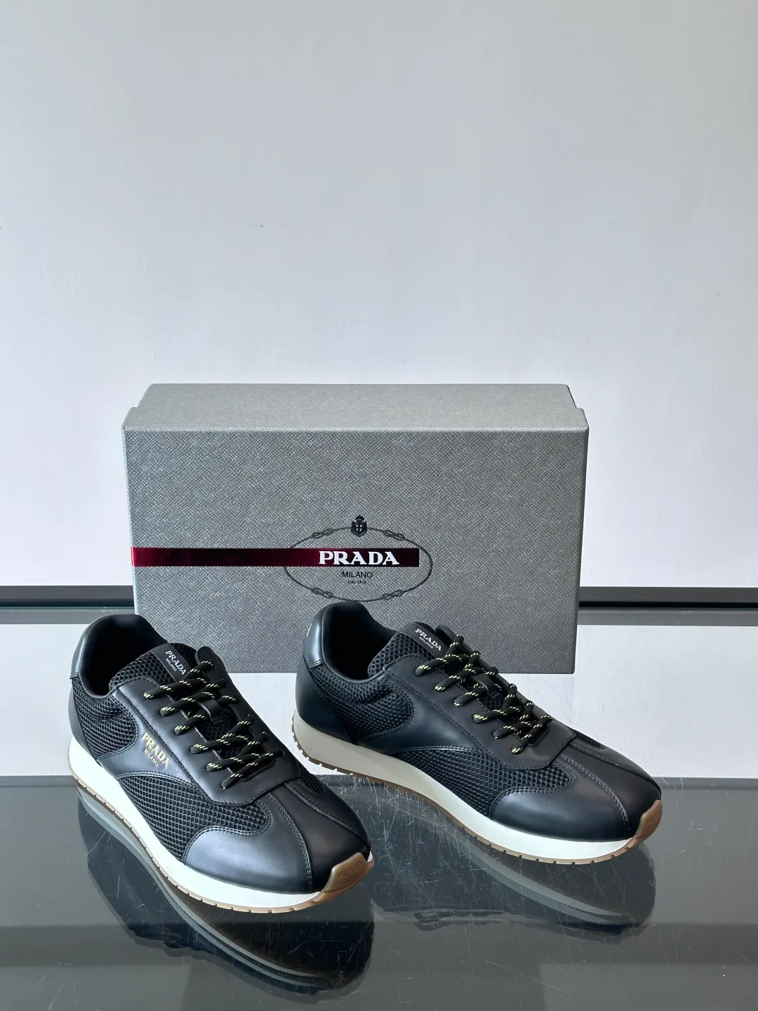 Кроссовки Женские Prada 17349518