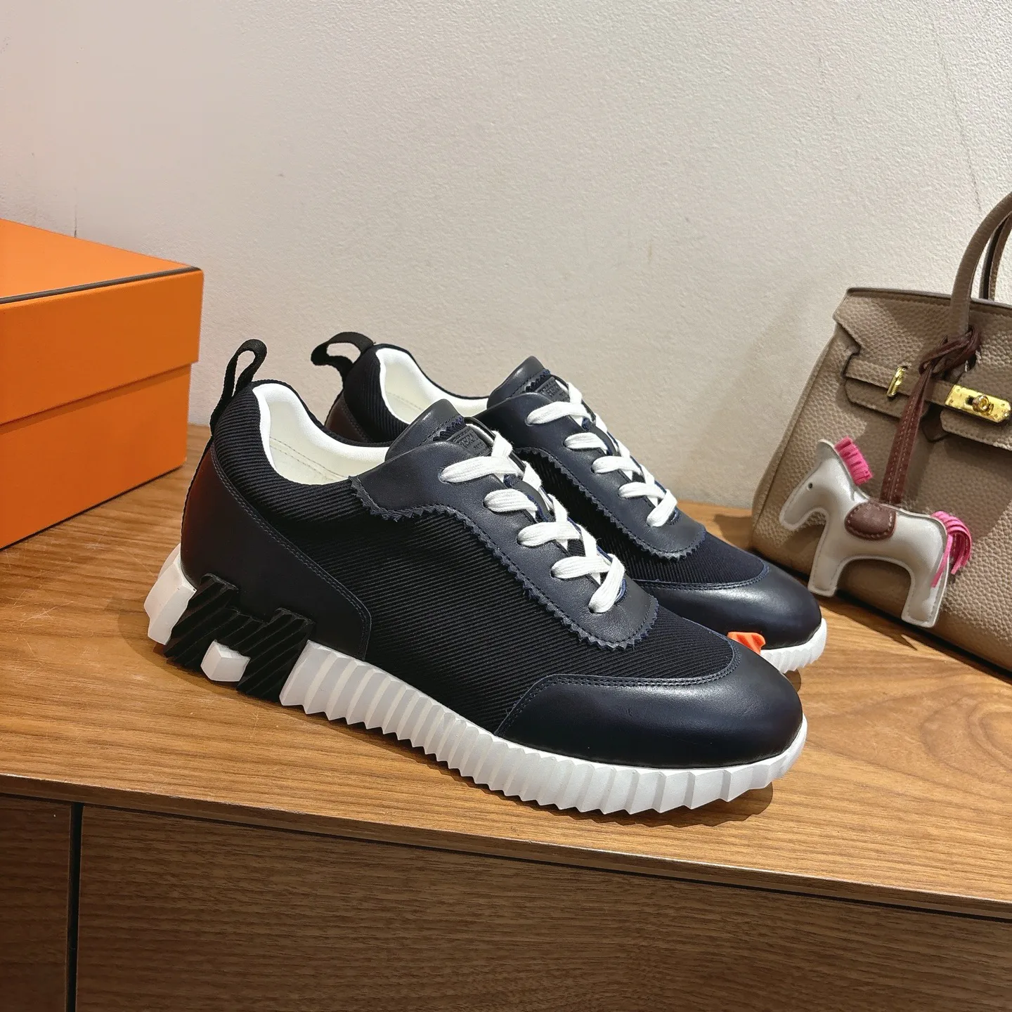 Кроссовки Женские Hermes 18729615