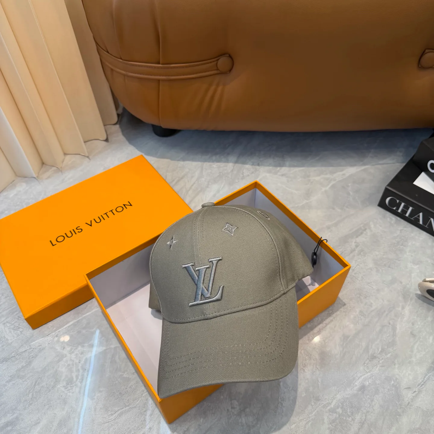 Головные Уборы Louis Vuitton 17467590